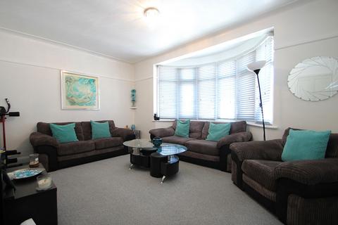 3 bedroom maisonette for sale, Loudoun Avenue, Gants Hill