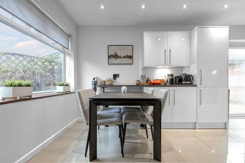 undefined, Winton Drive, Cheshunt, EN8