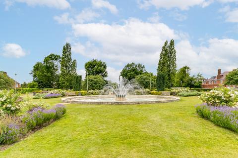 2 bedroom apartment for sale, Asquith House, Guessens Road, Welwyn Garden City, Hertfordshire, AL8