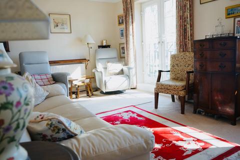 2 bedroom apartment for sale, Asquith House, Guessens Road, Welwyn Garden City, Hertfordshire, AL8