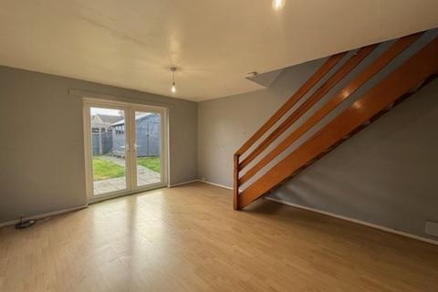 2 bedroom semi-detached house to rent, Bedford Close, Grantham