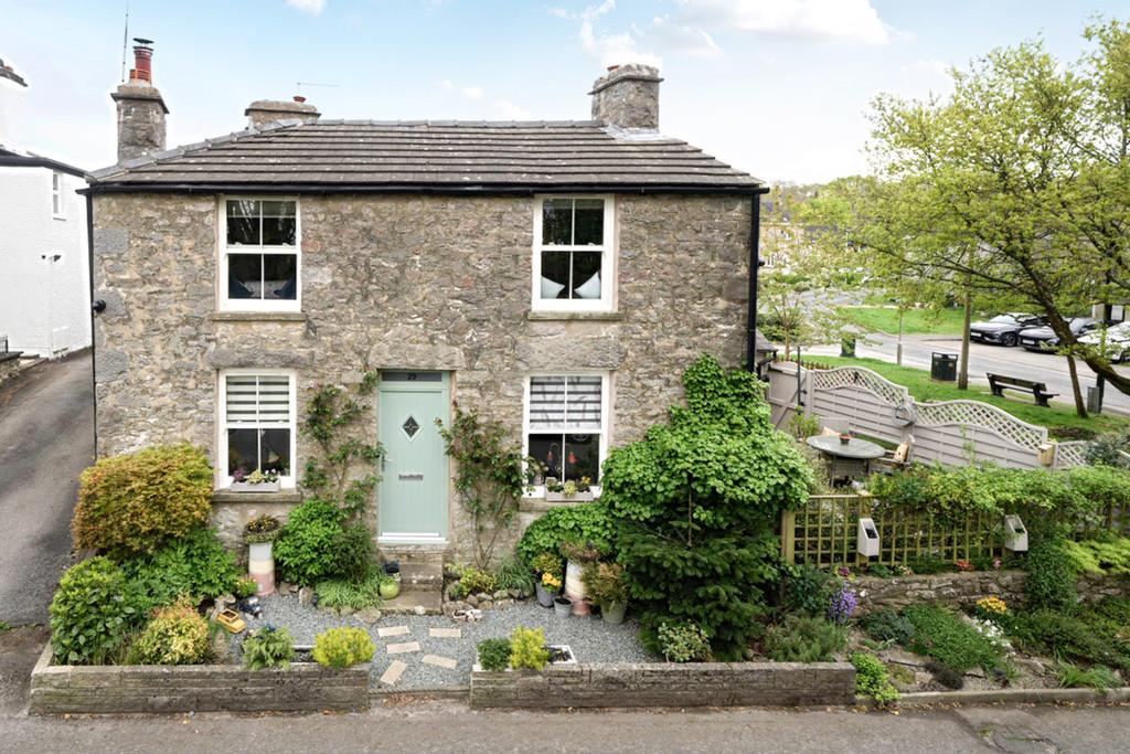 2 bedroom cottage for sale