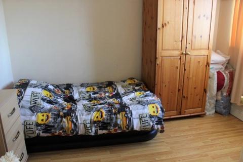 34 Bakewell Fold, Glossop, SK13 0AT