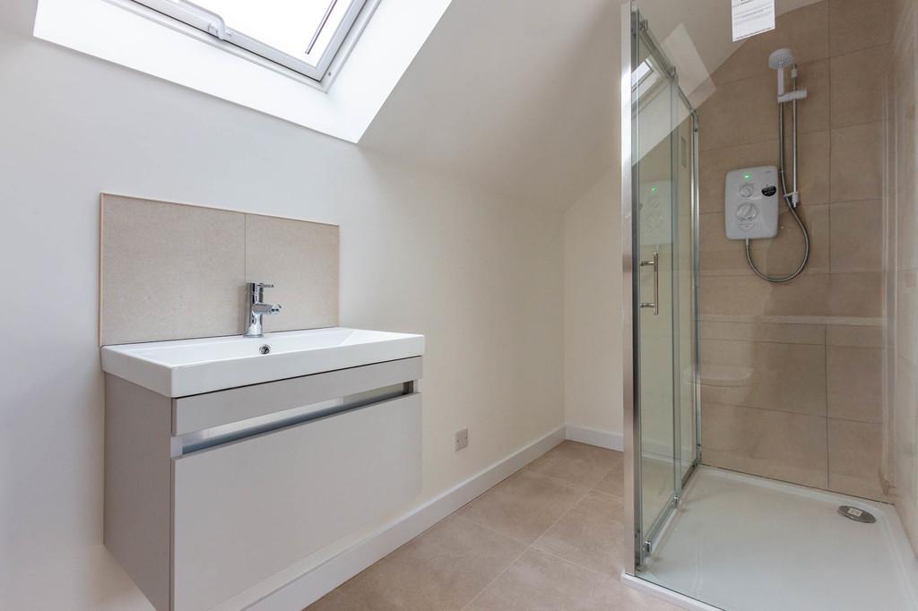 Ensite shower room