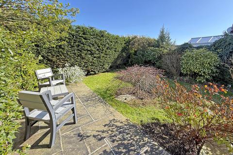 10 Brookfield Crescent, Hampsthwaite, Harrogate, HG3 2EE