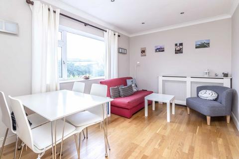 1 bedroom flat to rent, Collingwood Close, Twickenham TW2