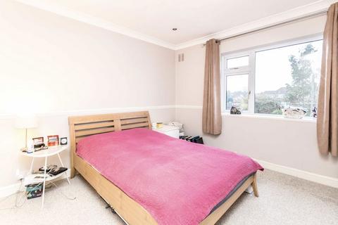 1 bedroom flat to rent, Collingwood Close, Twickenham TW2