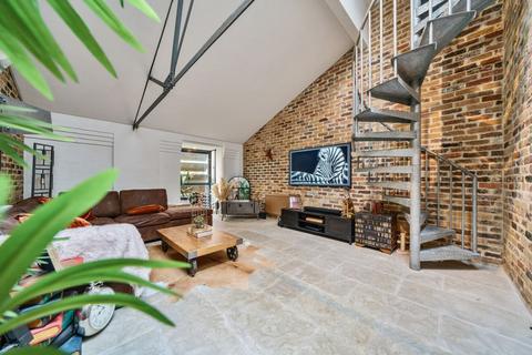2 bedroom apartment for sale, Odessa Street, Odessa Wharf, SE16