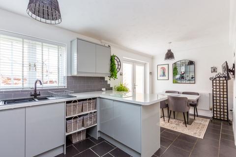 7 Betjeman Close, Higham Ferrers, Rushden, NN10 8NR