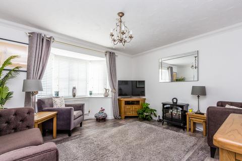 7 Betjeman Close, Higham Ferrers, Rushden, NN10 8NR