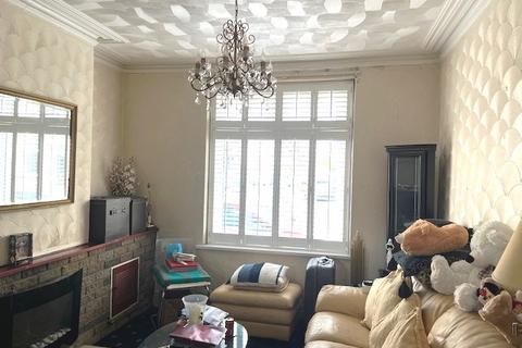 3 bedroom terraced house for sale, Mundy Place, Cardiff CF24
