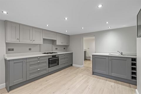 44 Ash Grove, Ilkley, LS29 8EP