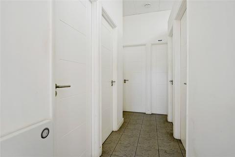 Shop to rent, Essex Road, Islington, London, N1
