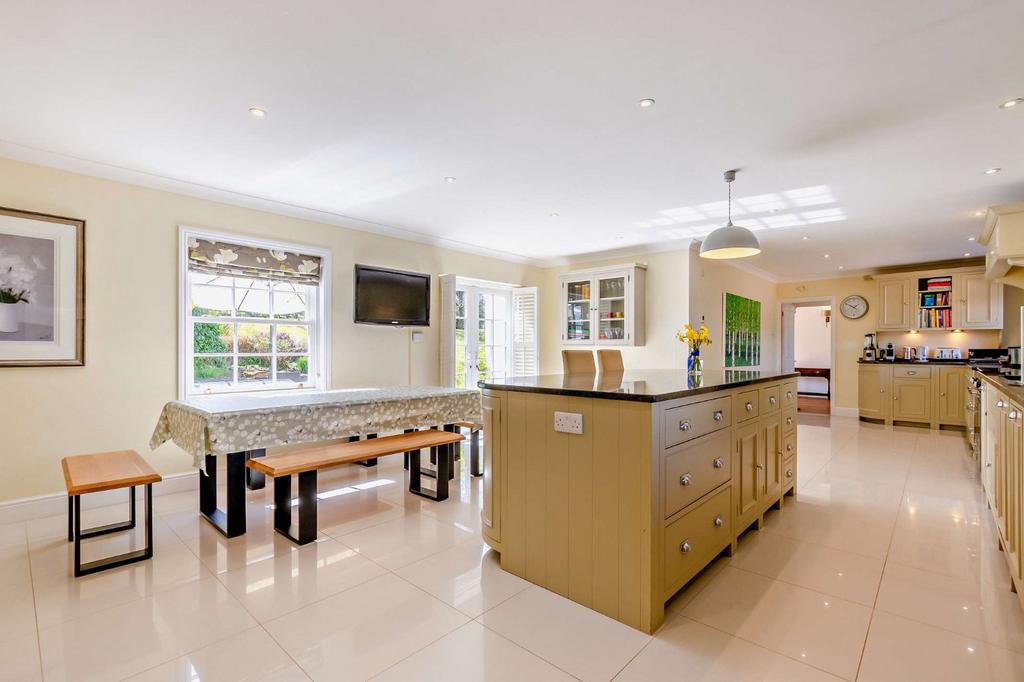 Kitchen/Breakfast Rm