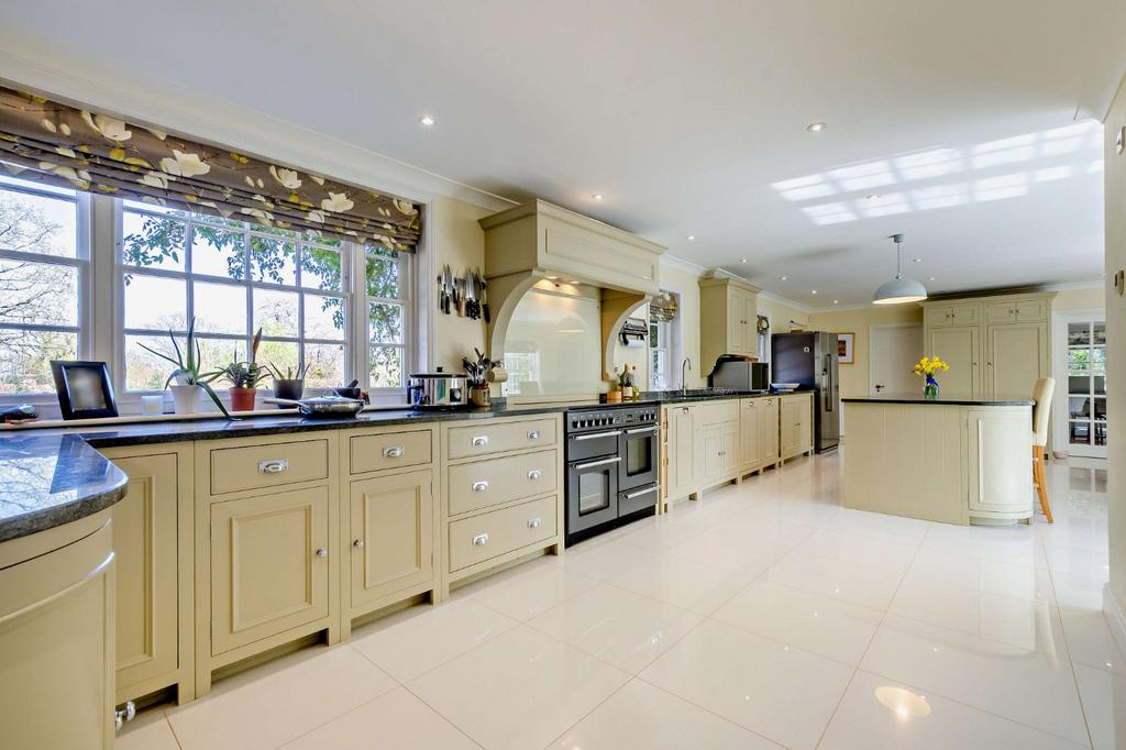 Kitchen/Breakfast Rm