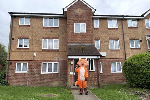 1 bedroom flat for sale, Express Drive, Ilford, IG3