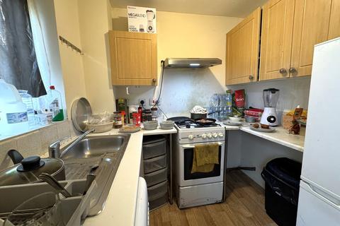 1 bedroom flat for sale, Express Drive, Ilford, IG3