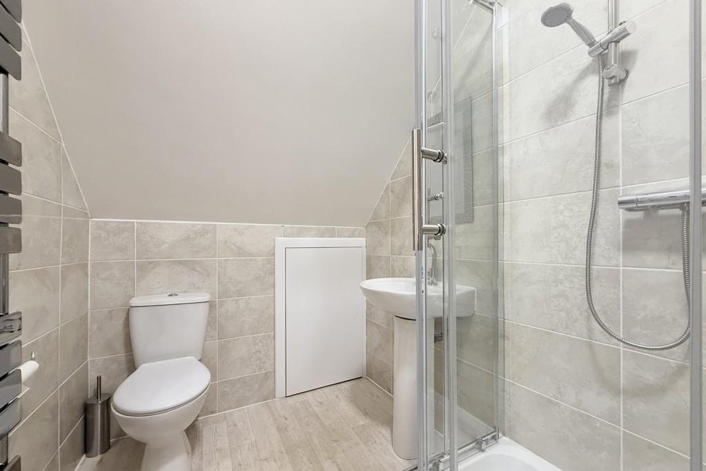 Apartment in Surrey - View 4