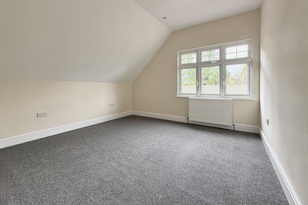 Apartment in Surrey - More