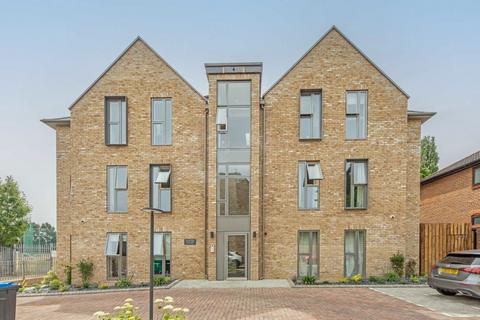 2 bedroom flat to rent, Hampden Road, Kingston Upon Thames KT1