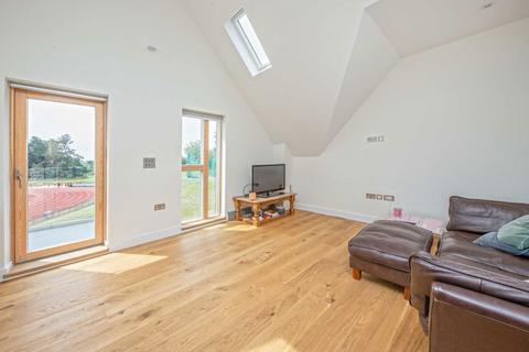 2 bedroom flat to rent, Hampden Road, Kingston Upon Thames KT1