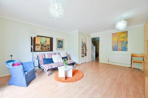 3 Arborfield Close, London, SW2 3NX