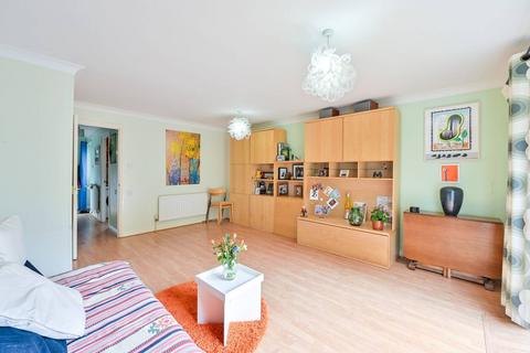 3 Arborfield Close, London, SW2 3NX