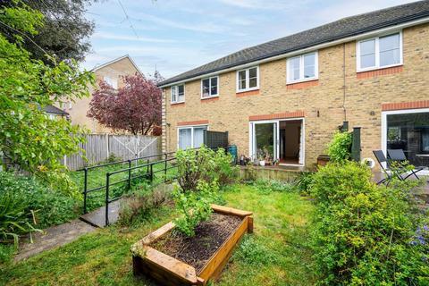 3 Arborfield Close, London, SW2 3NX