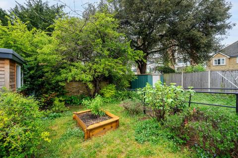 3 Arborfield Close, London, SW2 3NX