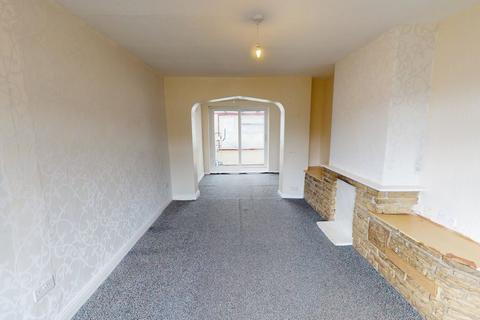 3 bedroom semi-detached house to rent, Ashbourne Haven BD2