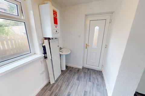 3 bedroom semi-detached house to rent, Ashbourne Haven BD2
