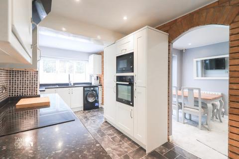 124 Briar, Tamworth, B77 4DZ