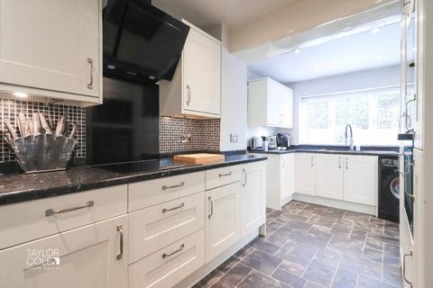 124 Briar, Tamworth, B77 4DZ