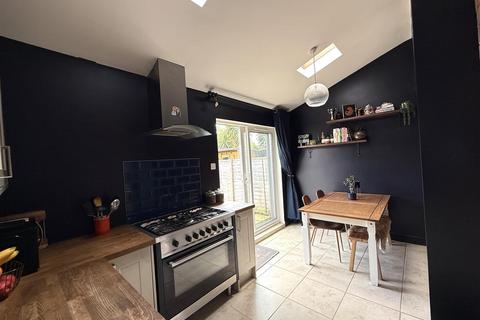 12 Beech Avenue, Stretton, Burton-on-trent, DE13 0DT