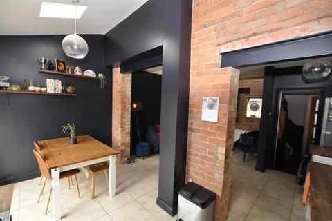 12 Beech Avenue, Stretton, Burton-on-trent, DE13 0DT