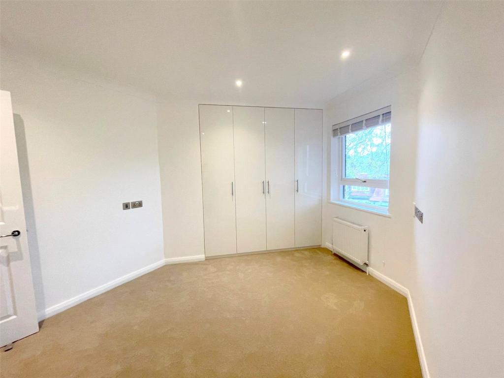 Heathside-finchley-road-golders-hill-nw11