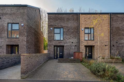 undefined, Festival Court, Prince's Quay, Glasgow