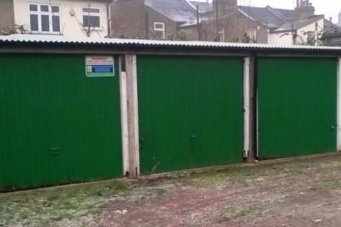 Garage to rent, Gordon Road, Enfield EN2