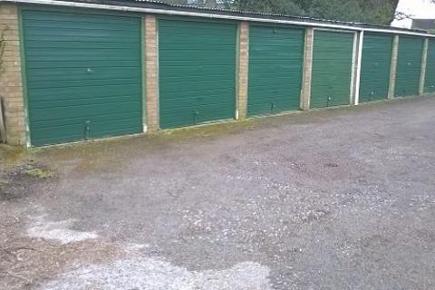 Garage to rent, Harris Close, Enfield EN2