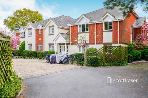 Avery Court, Hernes Road