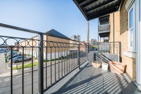 2 bedroom apartment for sale, Sayers Way, Erith, Kent, DA8