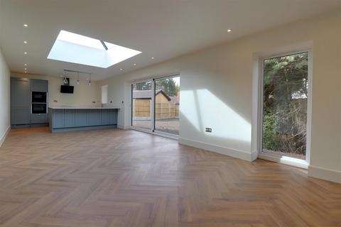 3 bedroom detached bungalow for sale, Heathwood Drive, Alsager