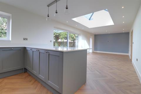 3 bedroom detached bungalow for sale, Heathwood Drive, Alsager