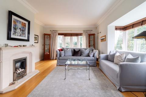 12a Oakley Road, Warlingham, CR6 9BF