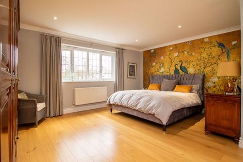 12a Oakley Road, Warlingham, CR6 9BF