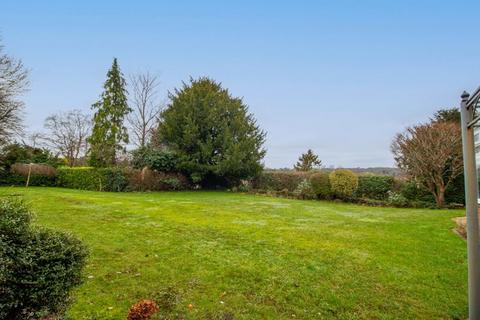 12a Oakley Road, Warlingham, CR6 9BF