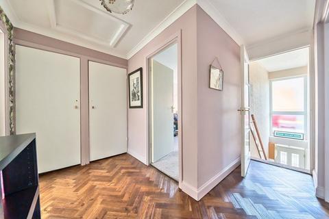 22 Brentwood Close, London, SE9 2DT