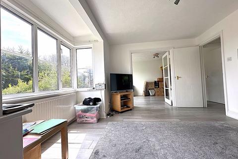 4 bedroom semi-detached house to rent, Fairview Rise, Brighton