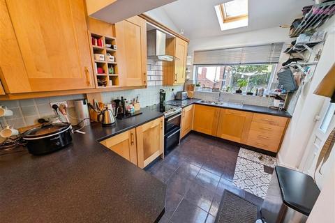 4 bedroom semi-detached house for sale, Bedale Road, Sherwood, Nottingham, NG5 3GH