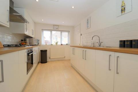 25 Benington Close, Luton, LU2 7YJ